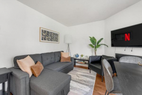 Stylish & Comfy Condo in a Prime Location